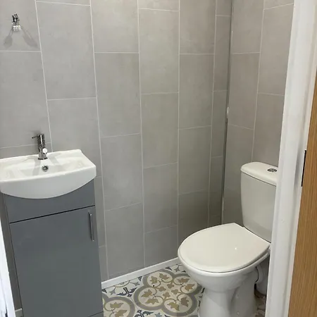 Private Detached Small Bedroom And Bathroom Only Apartment Rivory